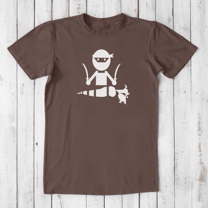 Dark brown men's vegan T-shirt in bamboo and organic cotton with white 'Veggie Ninja' graphic, sustainable and funny plant-based tee.